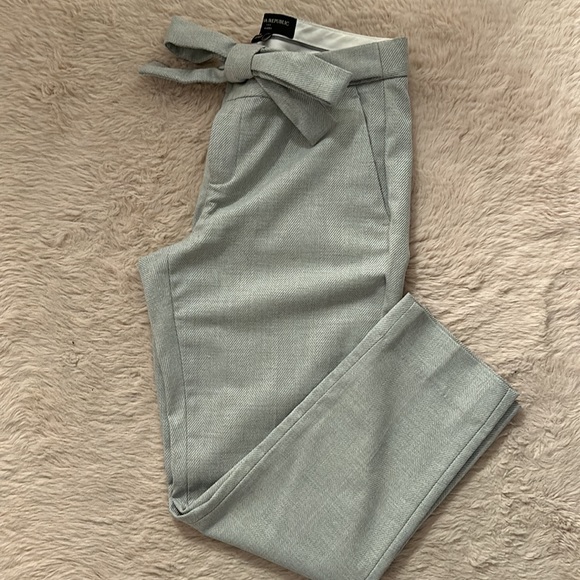 ✨HOST PICK✨ NWOT Banana Republic Heather Gray Avery Pant with Tie Belt - Picture 4 of 8